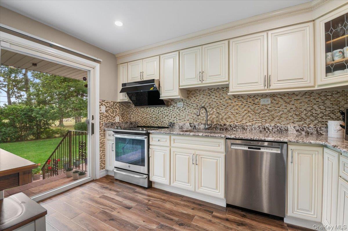 21 Mellow Lane, Jericho, NY 11753