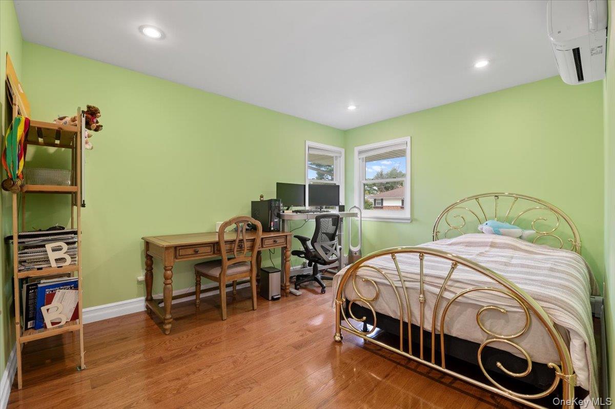 21 Mellow Lane, Jericho, NY 11753