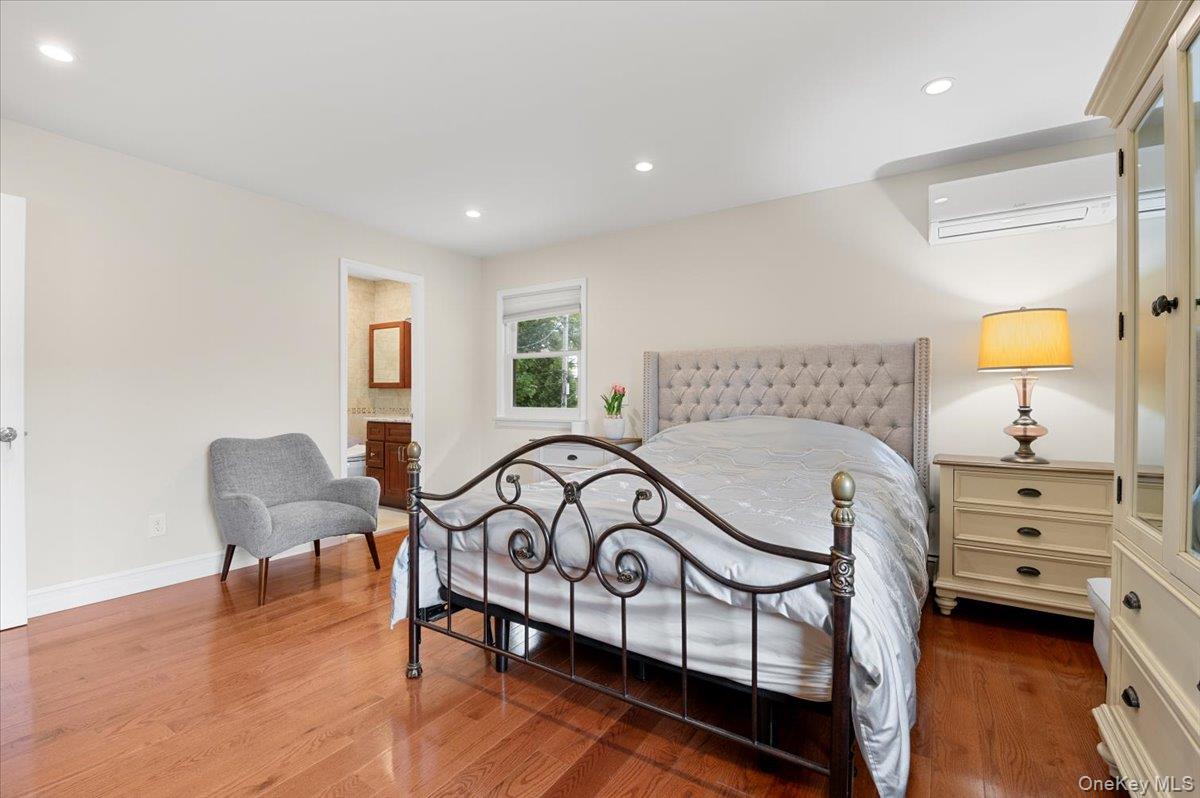 21 Mellow Lane, Jericho, NY 11753