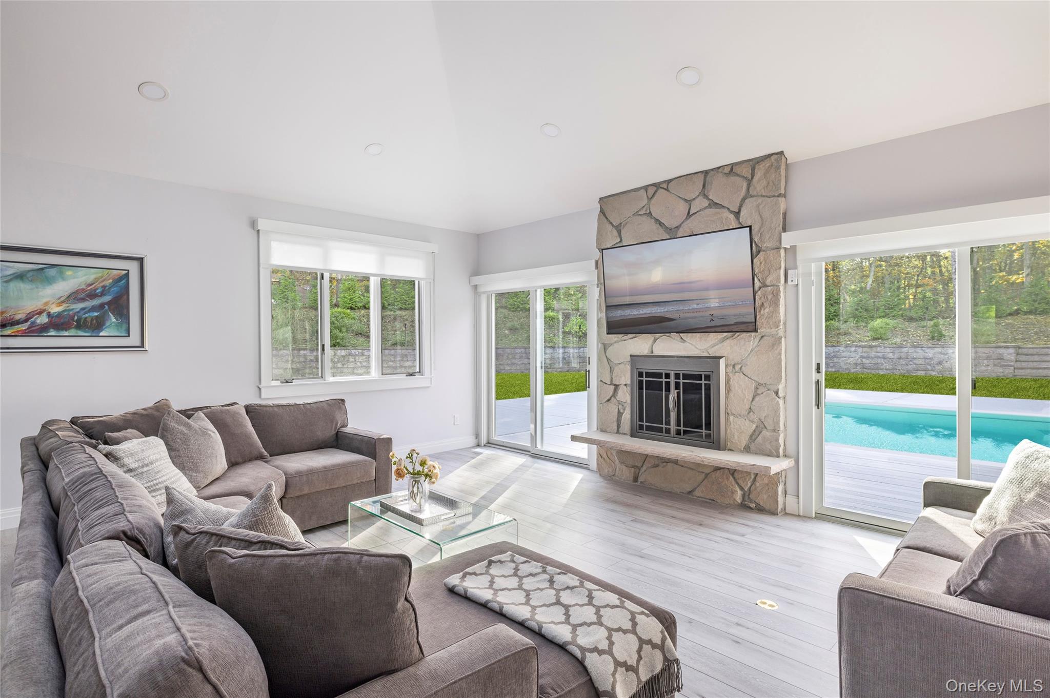 9 Debbie Trail, Hampton Bays, NY 11946