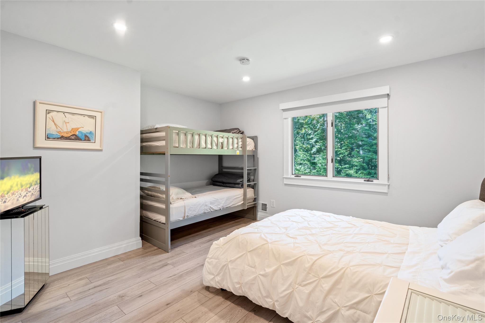 9 Debbie Trail, Hampton Bays, NY 11946