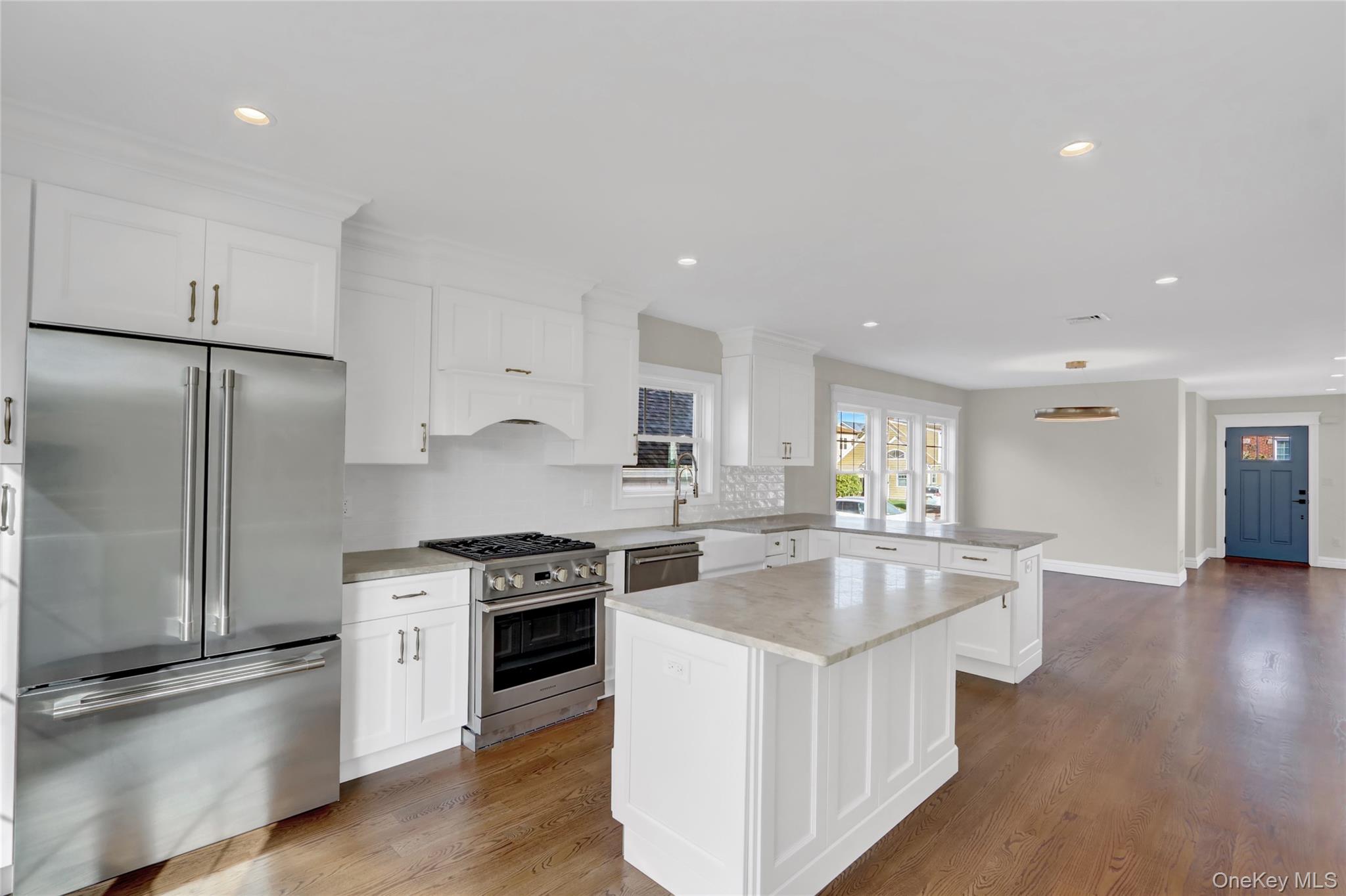 538 W Walnut Street, Long Beach, NY 11561