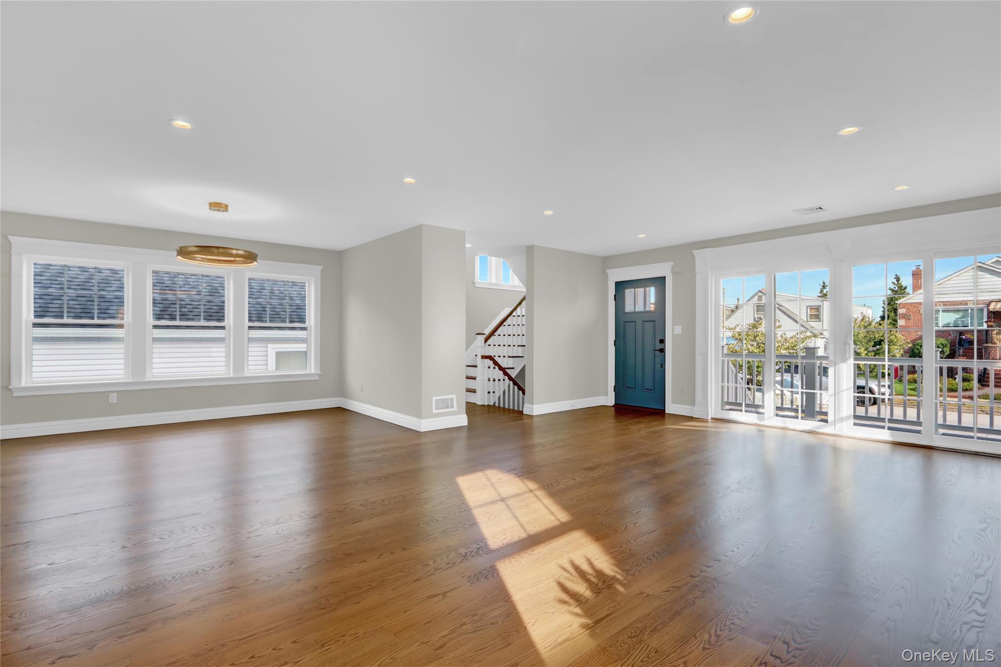 538 W Walnut Street, Long Beach, NY 11561