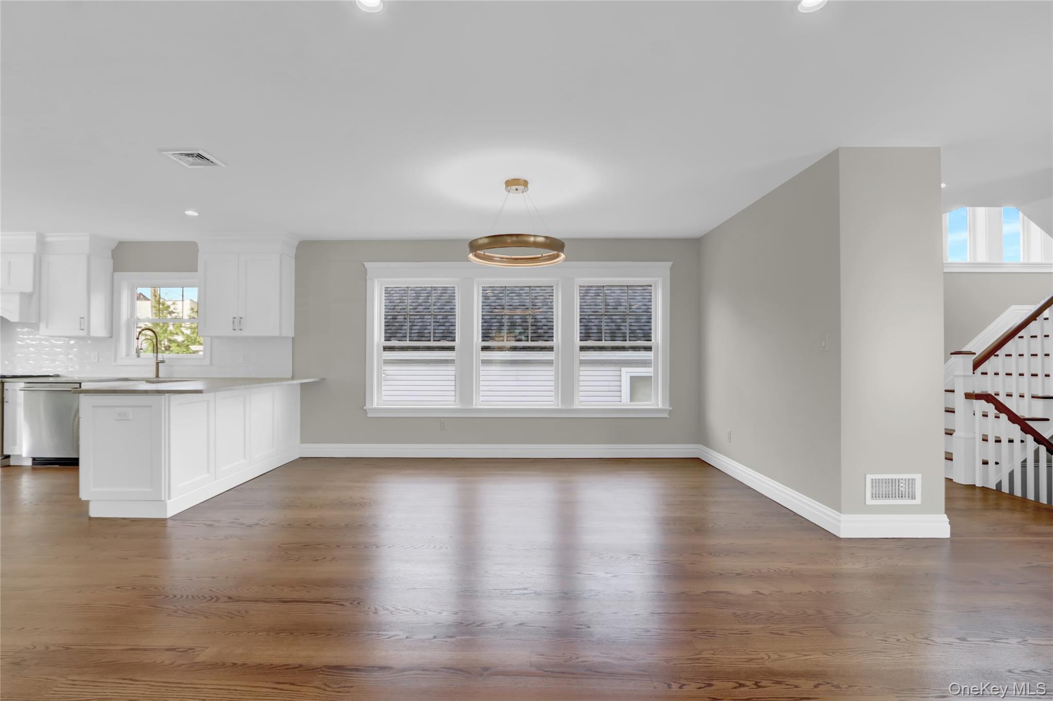 538 W Walnut Street, Long Beach, NY 11561