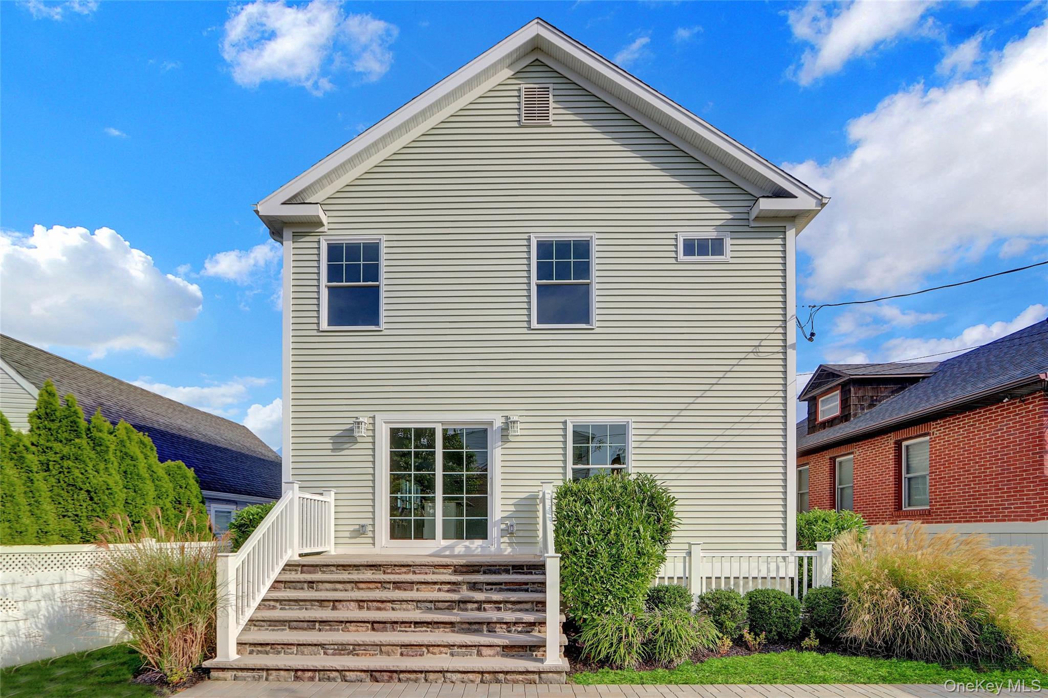 538 W Walnut Street, Long Beach, NY 11561