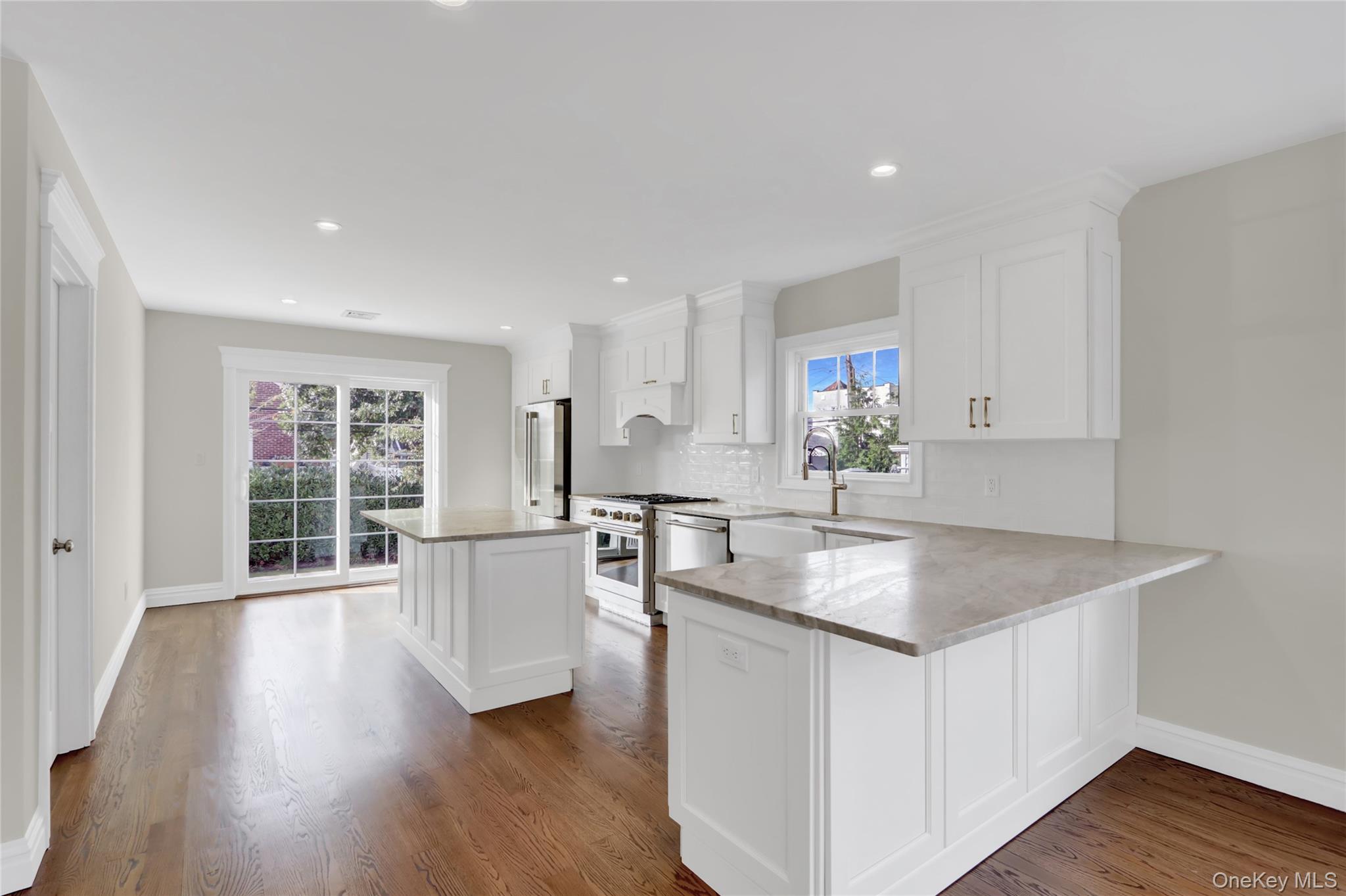 538 W Walnut Street, Long Beach, NY 11561