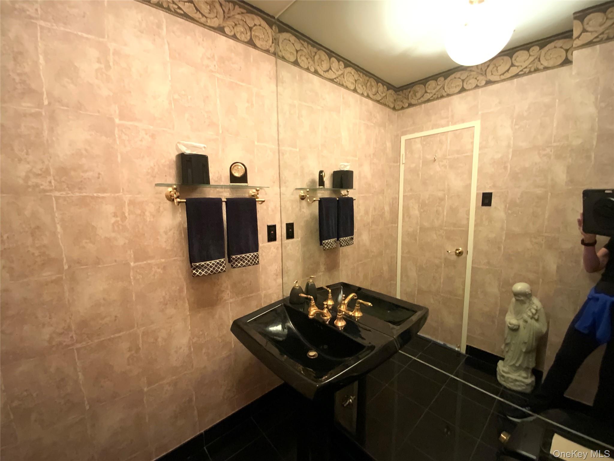 26910 Grand Central Parkway # 9H, Floral Park, NY 11005