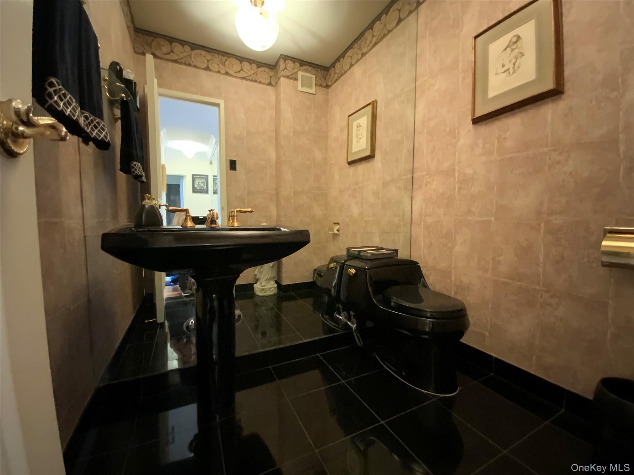 26910 Grand Central Parkway # 9H, Floral Park, NY 11005