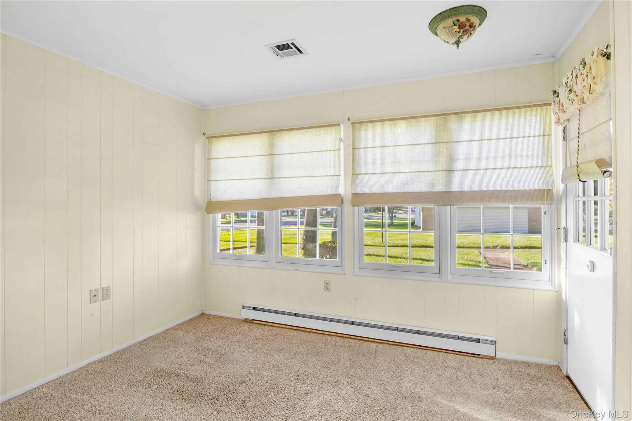 399 Woodbridge Drive # A, Ridge, NY 11961