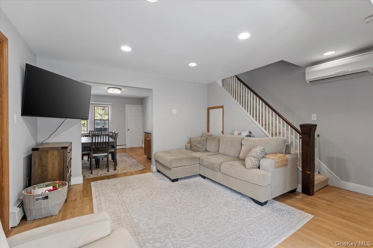 33 Prospect Avenue, Lynbrook, NY 11563