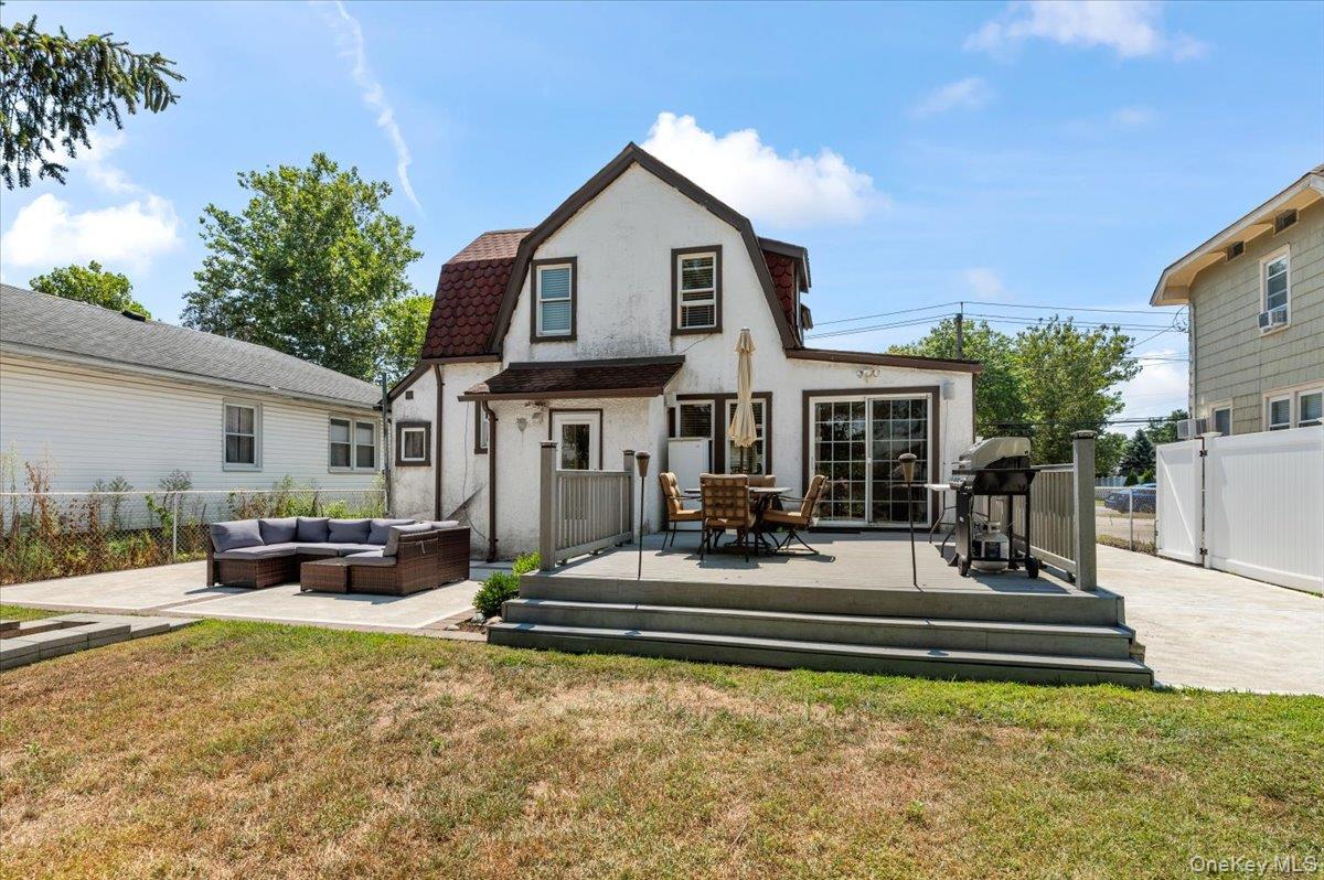 33 Prospect Avenue, Lynbrook, NY 11563