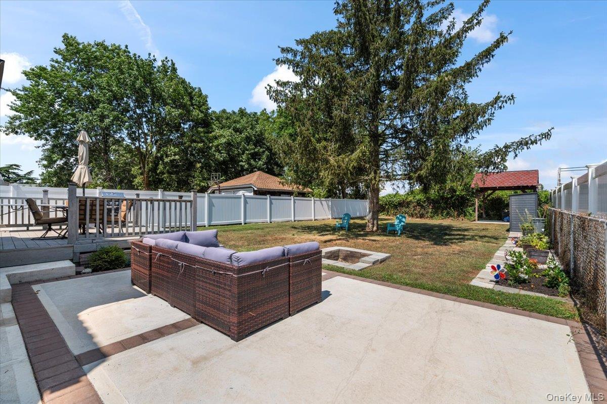 33 Prospect Avenue, Lynbrook, NY 11563