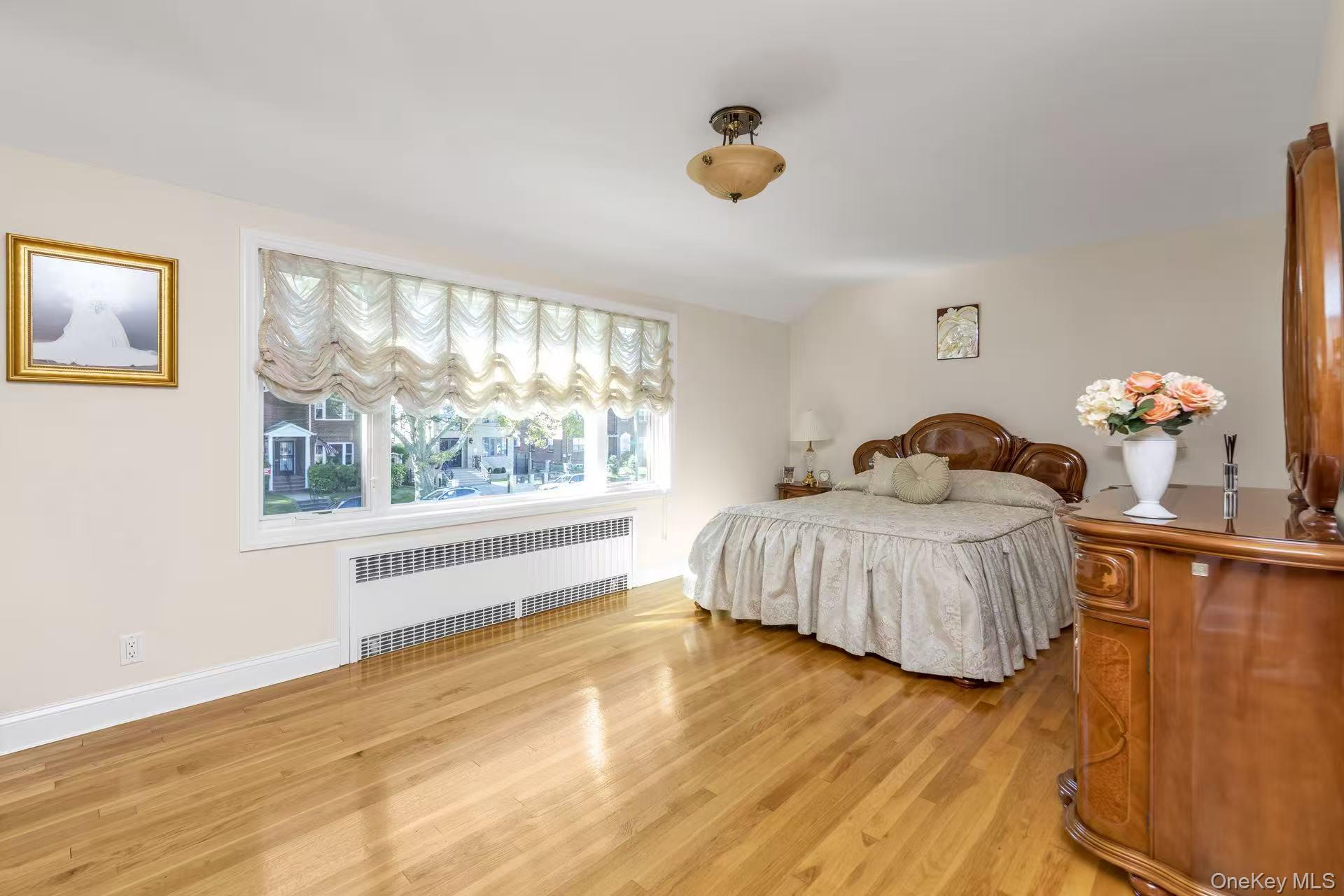 15421 Bayside Avenue, Flushing, NY 11354