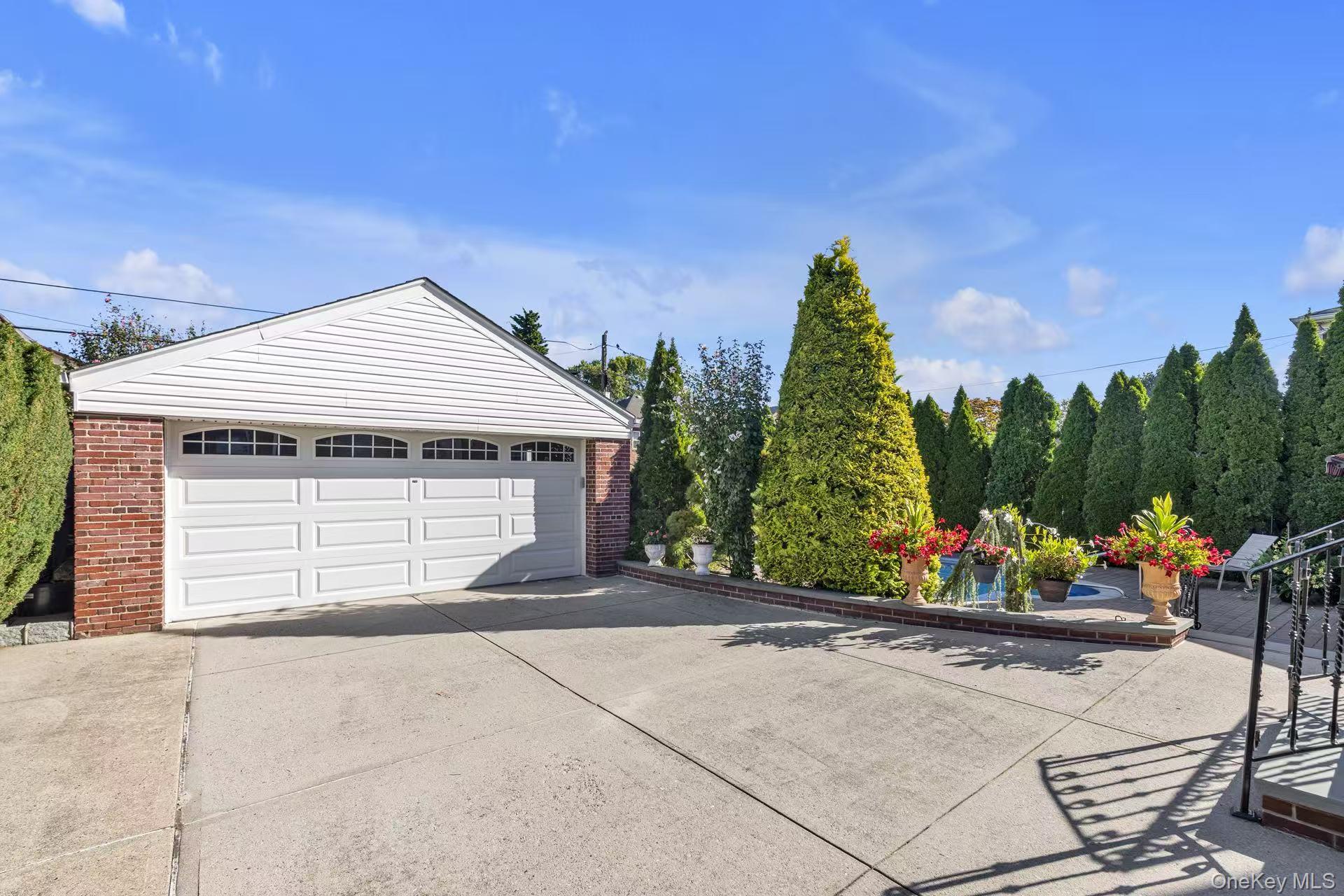 15421 Bayside Avenue, Flushing, NY 11354