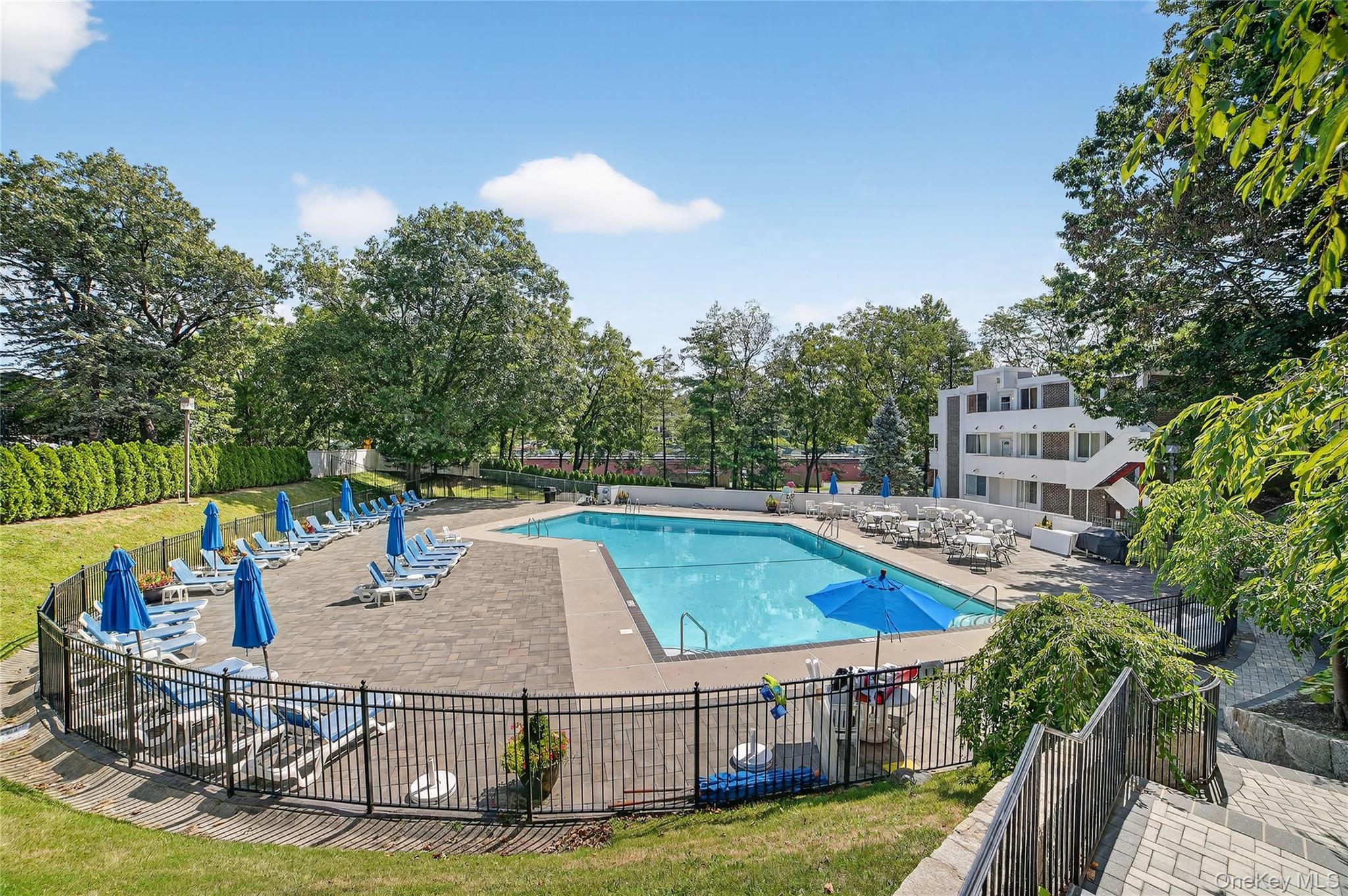 1504 Fox Glen Drive, Hartsdale, NY 10530