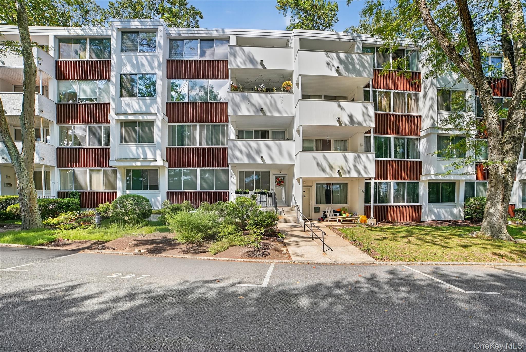 1504 Fox Glen Drive, Hartsdale, NY 10530