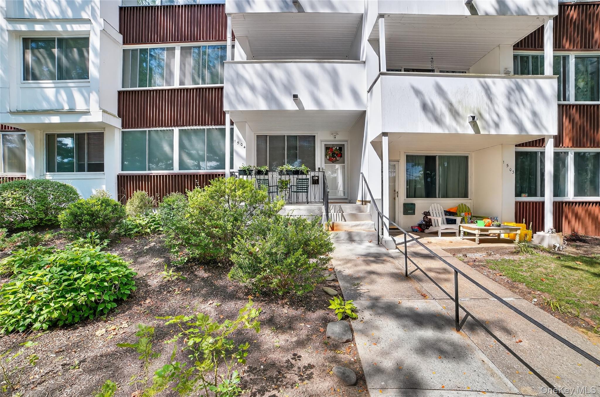 1504 Fox Glen Drive, Hartsdale, NY 10530