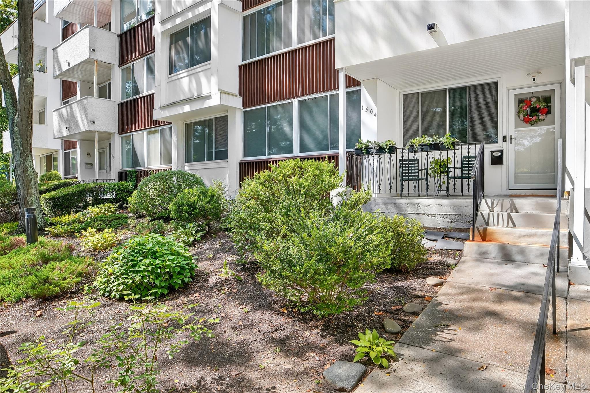 1504 Fox Glen Drive, Hartsdale, NY 10530
