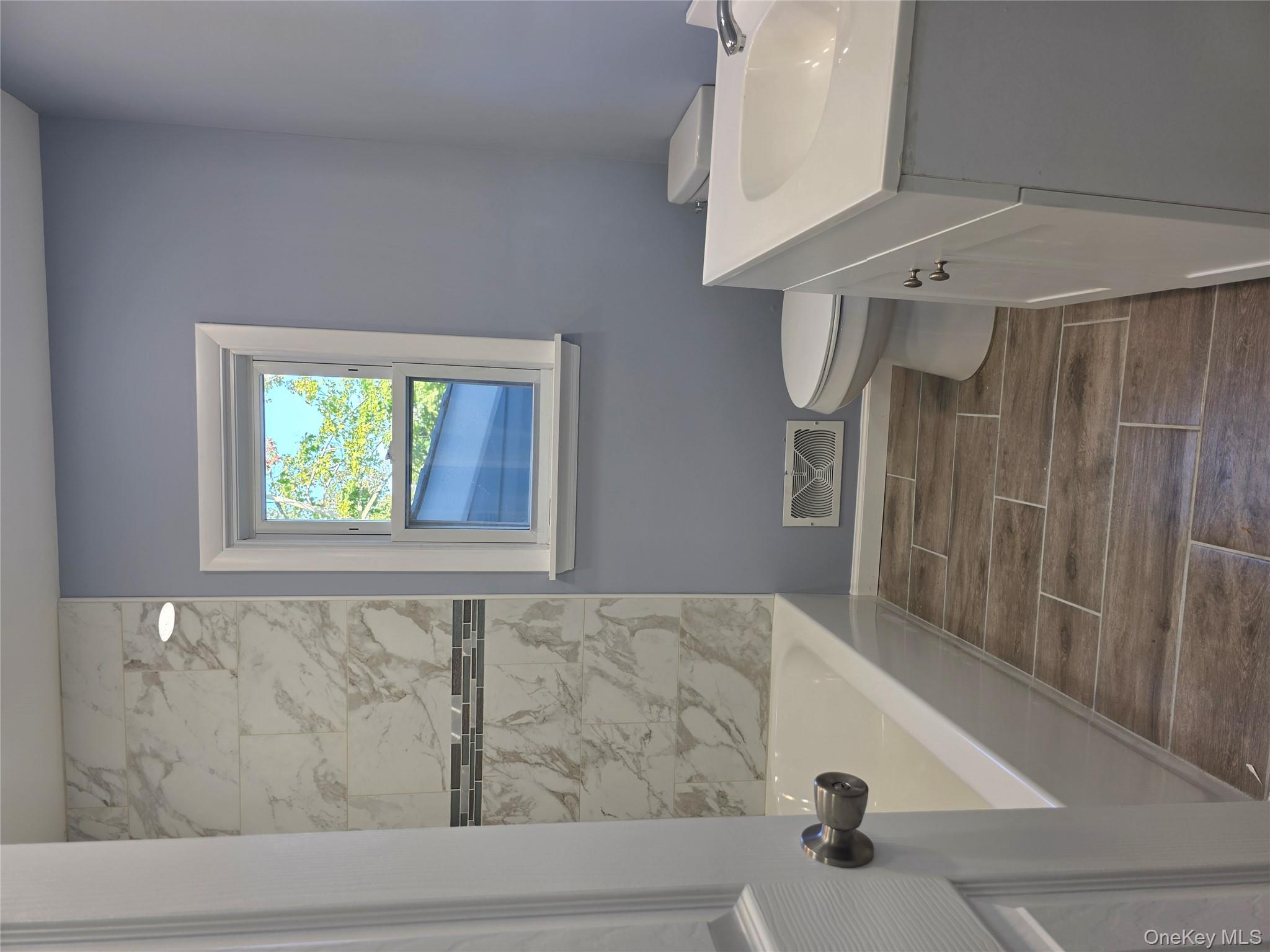 6 Hilliard Avenue, Central Islip, NY 11722