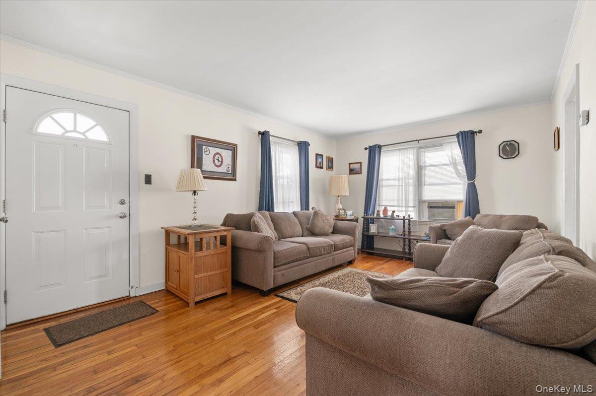 5 Totten Street, Bethpage, NY 11714