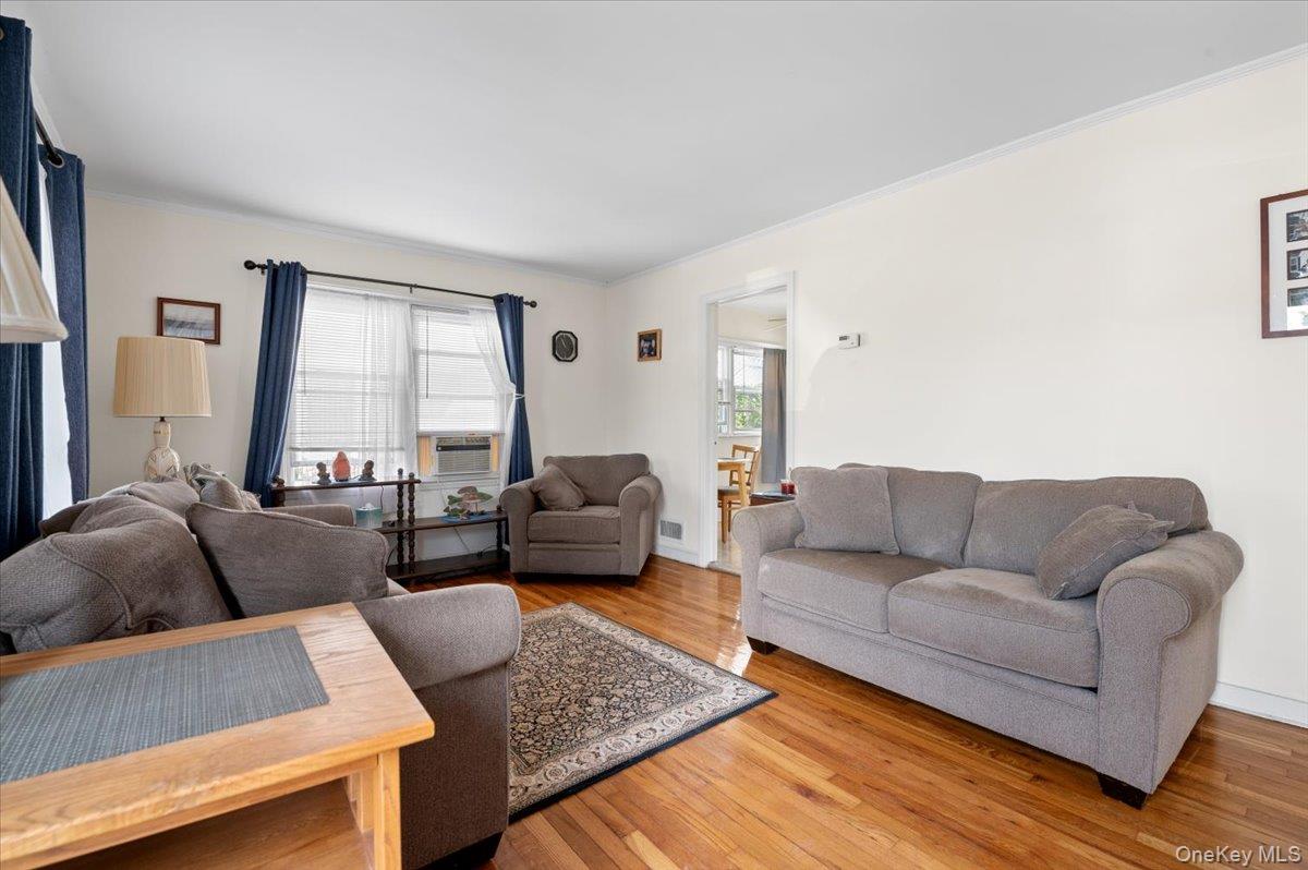 5 Totten Street, Bethpage, NY 11714