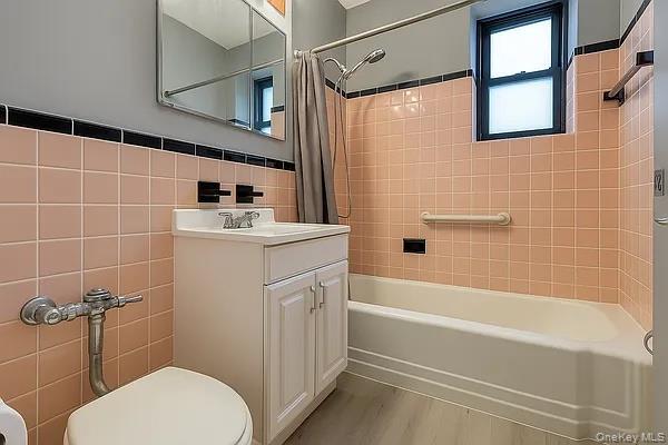 91-10 32 Avenue # 303, Jackson Heights, NY 11369