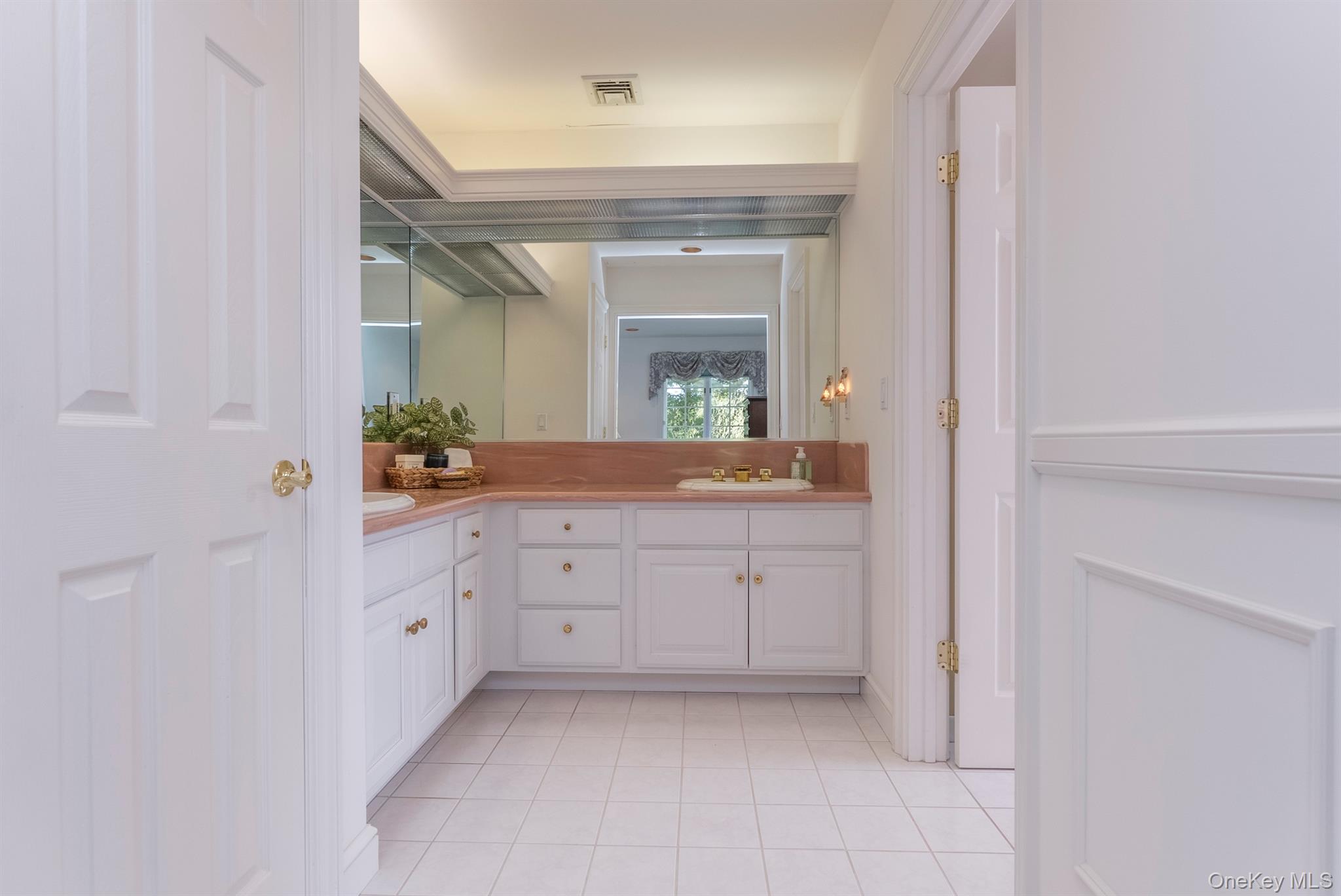 25 Alison Court, Kingston, NY 12401