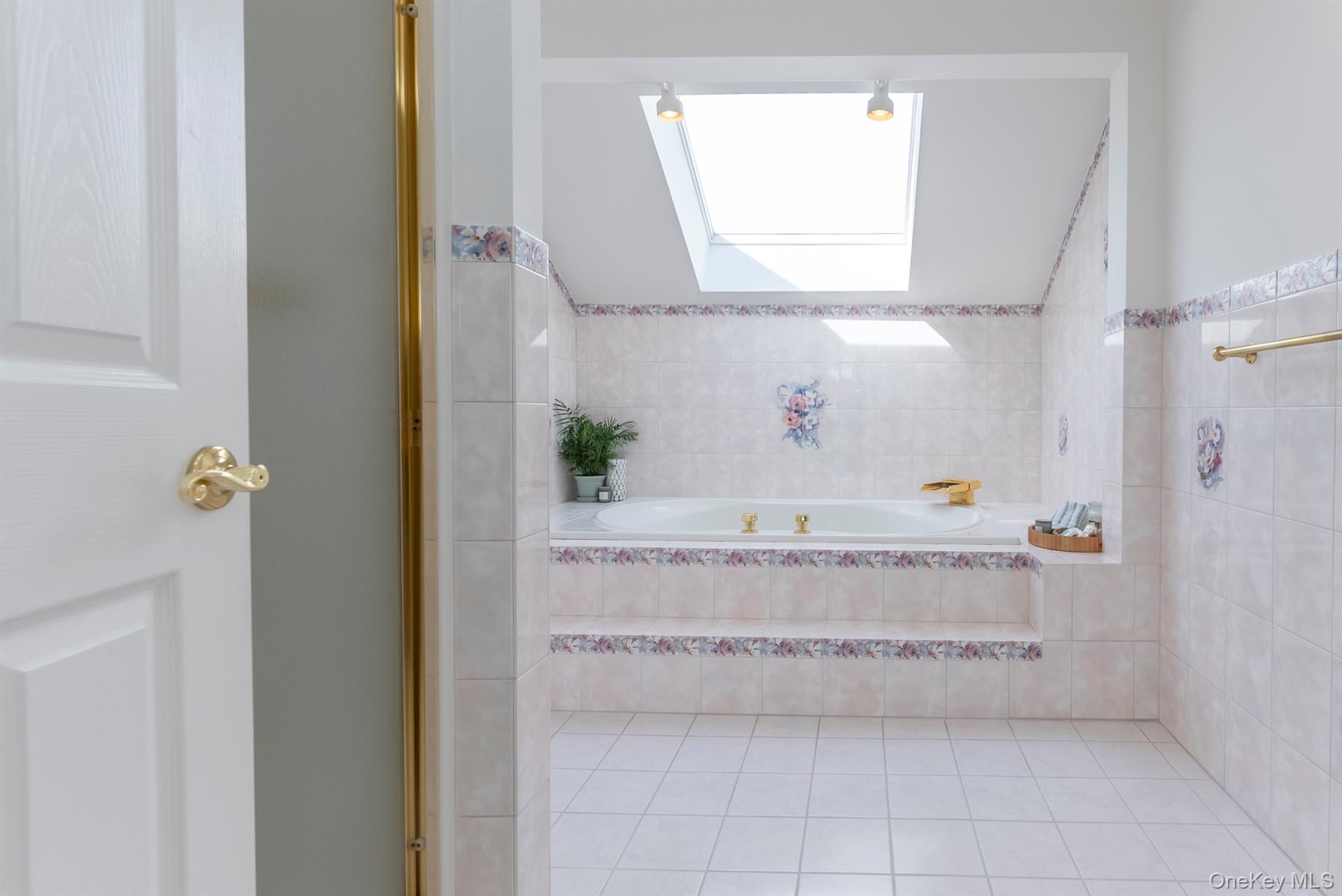 25 Alison Court, Kingston, NY 12401