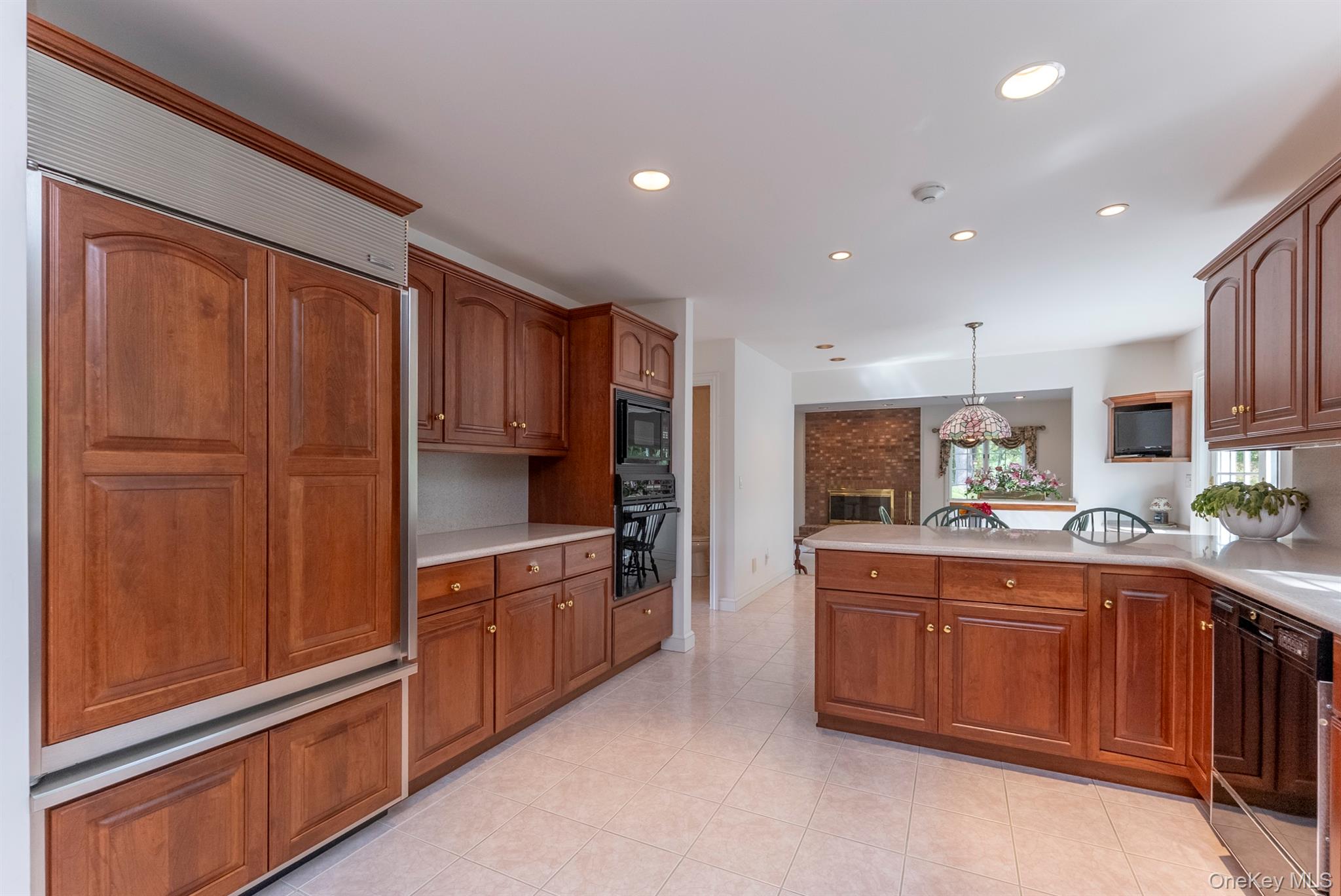 25 Alison Court, Kingston, NY 12401