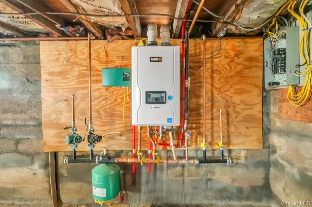 12 South Road, Central Islip, NY 11722