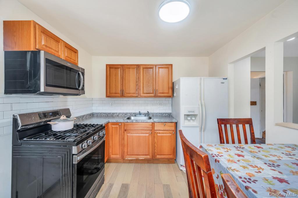 12 South Road, Central Islip, NY 11722