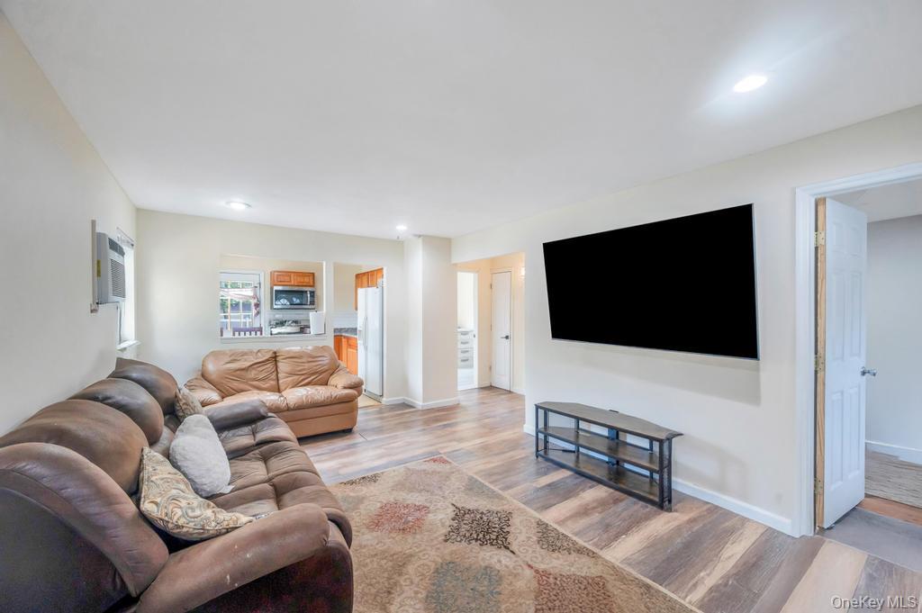 12 South Road, Central Islip, NY 11722