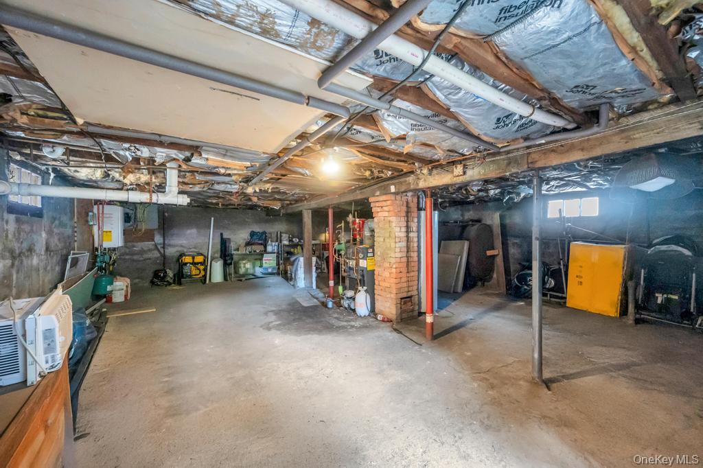 12 South Road, Central Islip, NY 11722