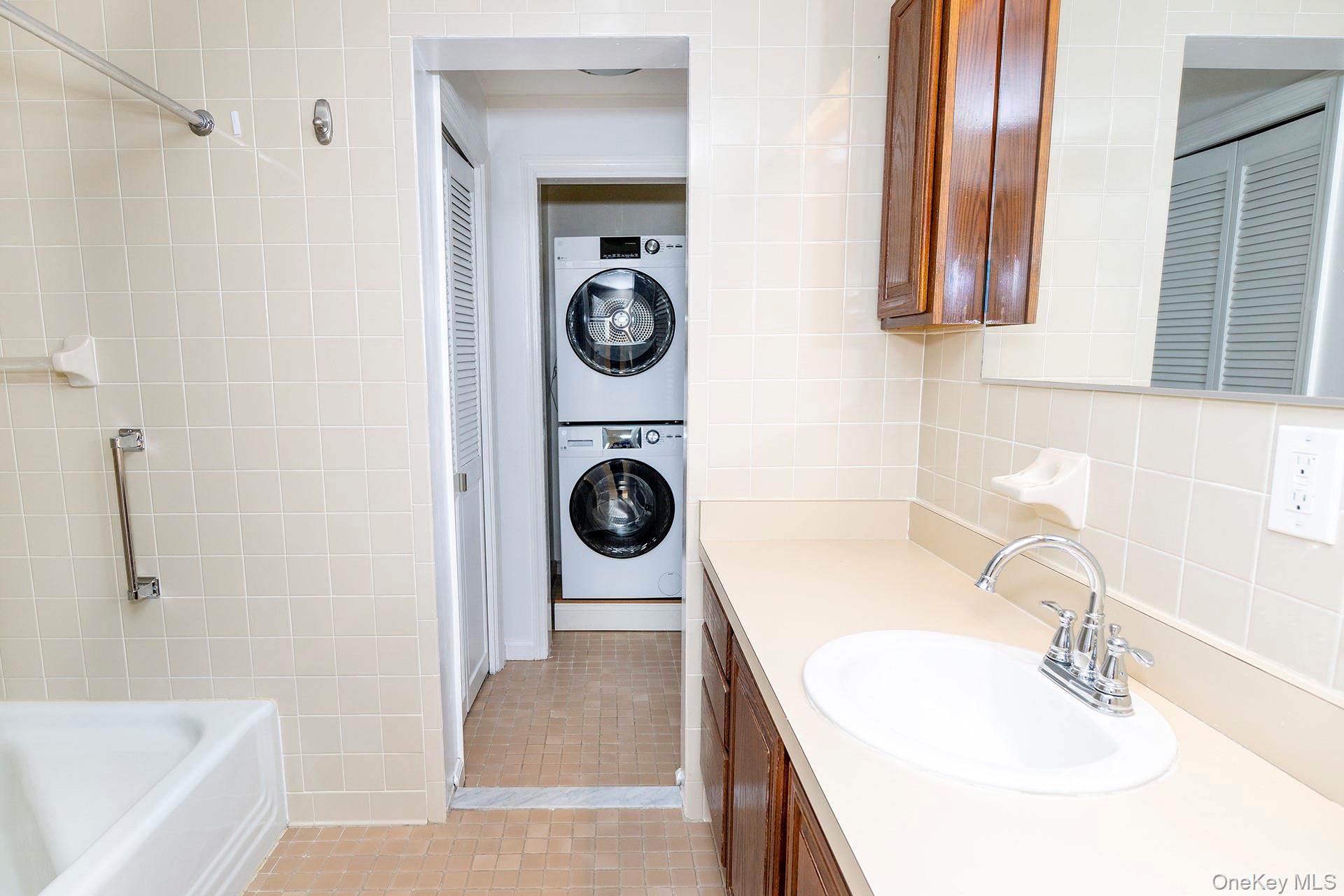 54 Bennett Common, Millbrook, NY 12545