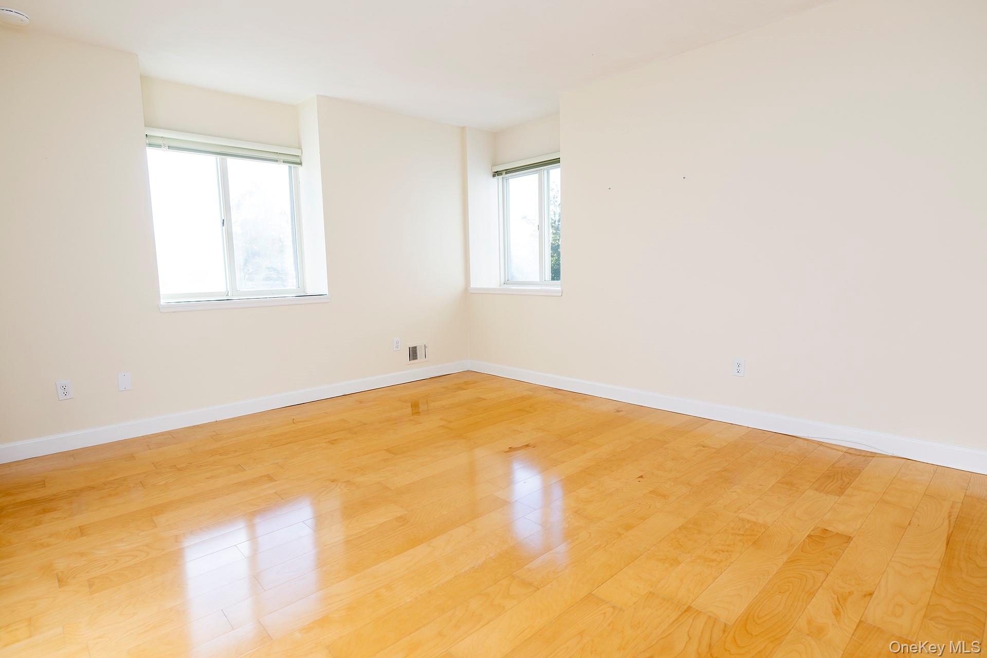 54 Bennett Common, Millbrook, NY 12545