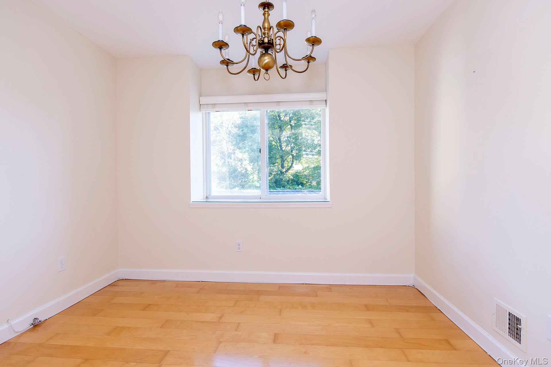 54 Bennett Common, Millbrook, NY 12545