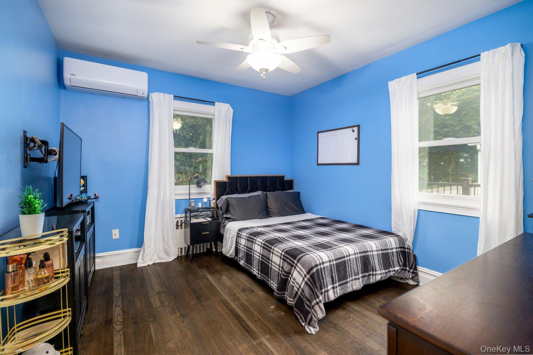 81 Gerard Avenue W, Malverne, NY 11565