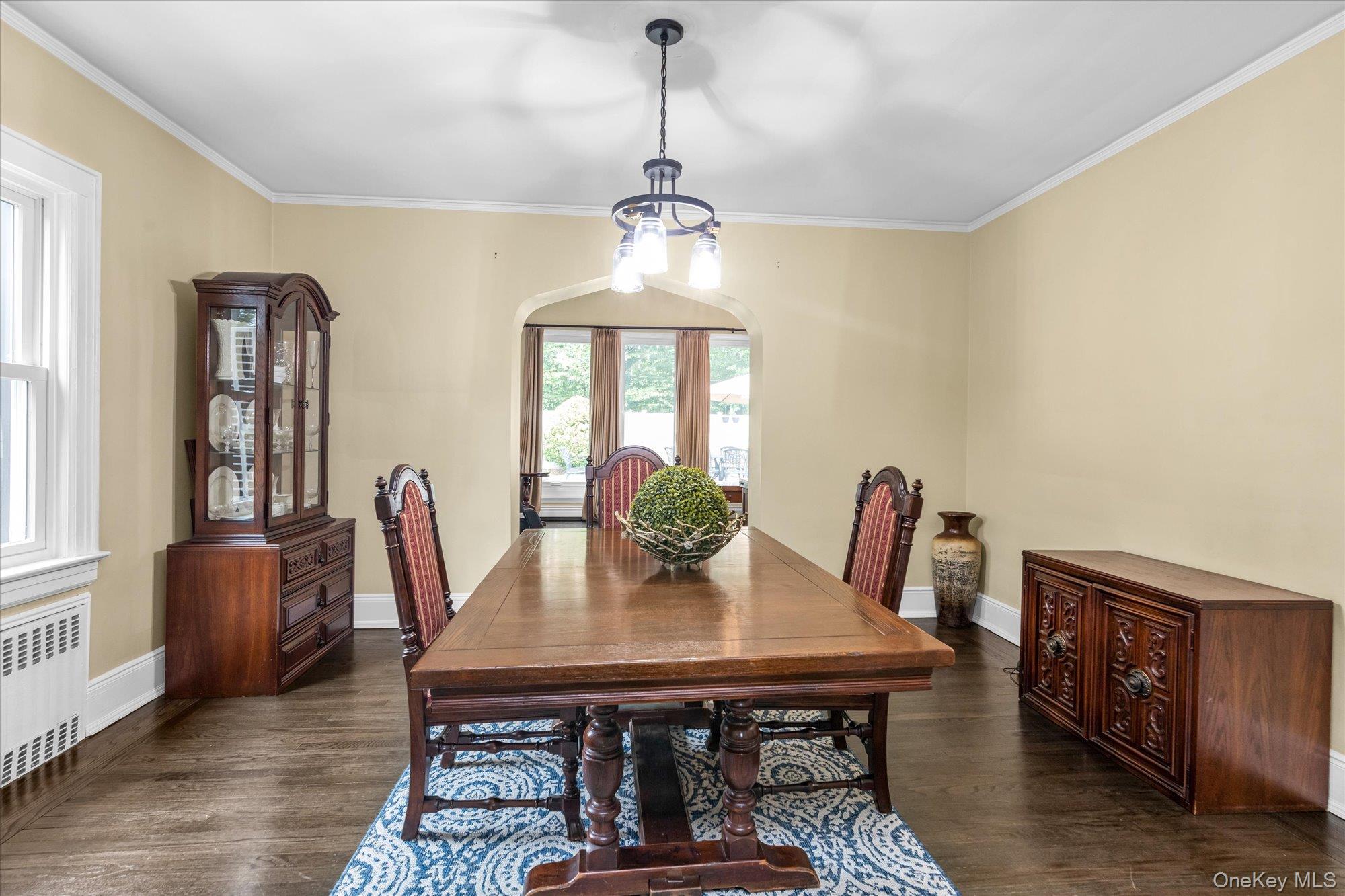 81 Gerard Avenue W, Malverne, NY 11565