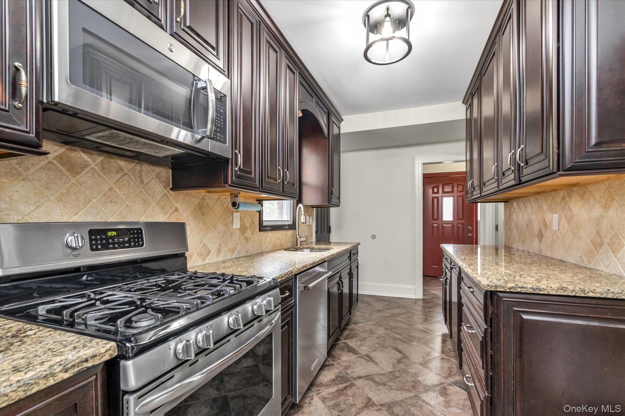 81 Gerard Avenue W, Malverne, NY 11565