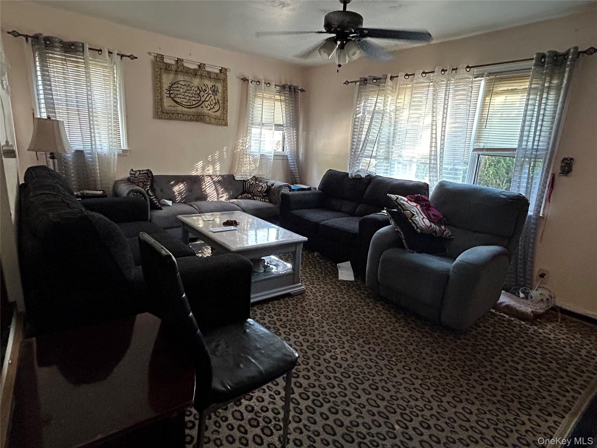 85 W Fairview Avenue, Valley Stream, NY 11580