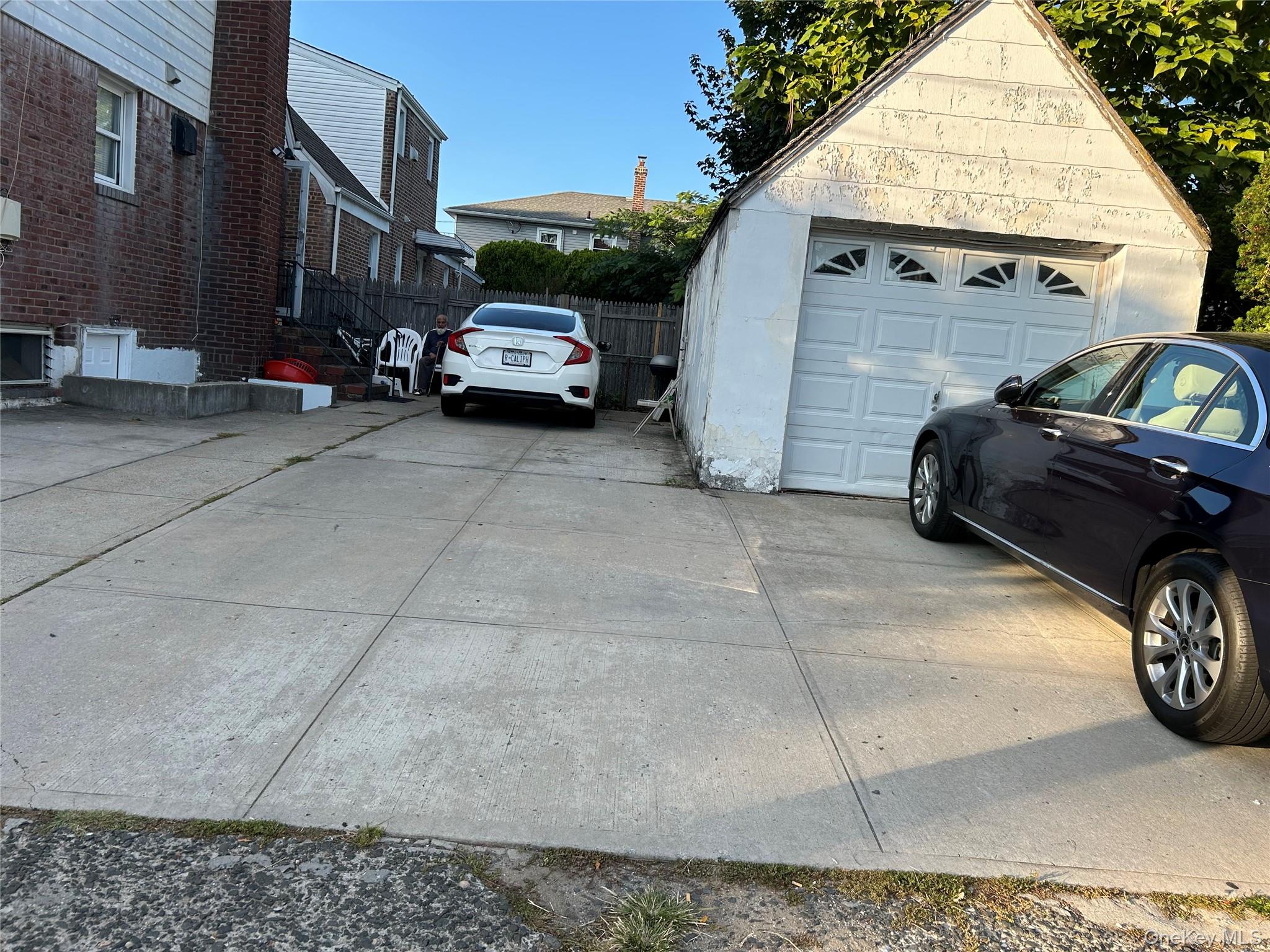 85 W Fairview Avenue, Valley Stream, NY 11580