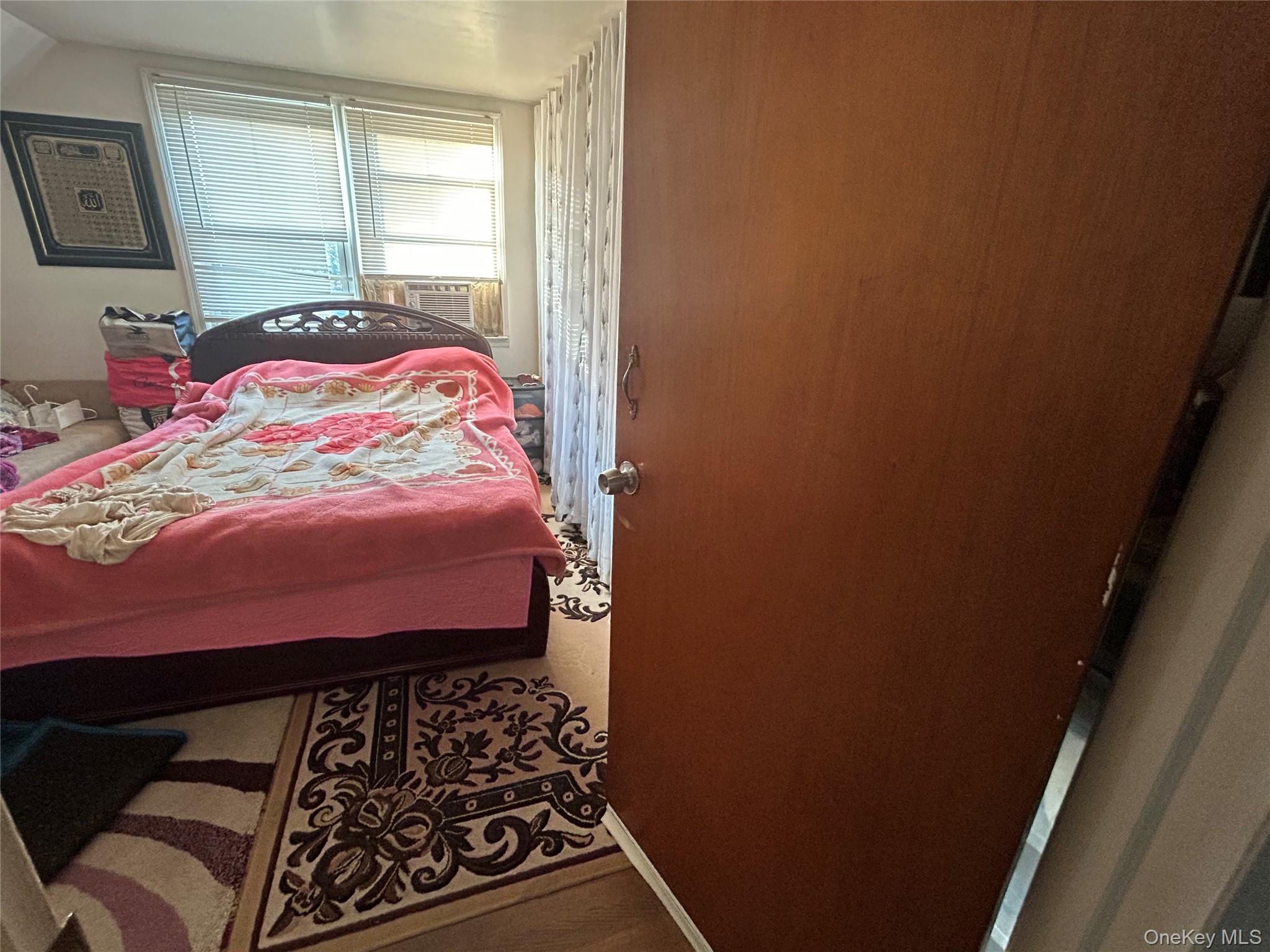 85 W Fairview Avenue, Valley Stream, NY 11580