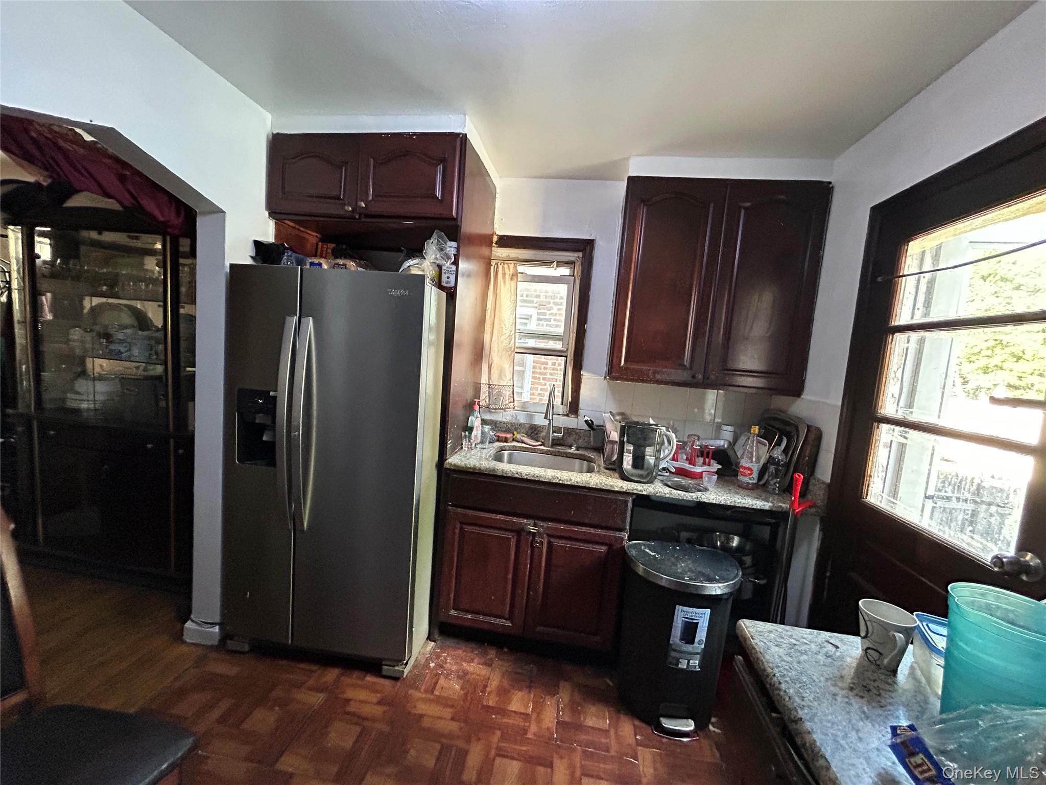 85 W Fairview Avenue, Valley Stream, NY 11580