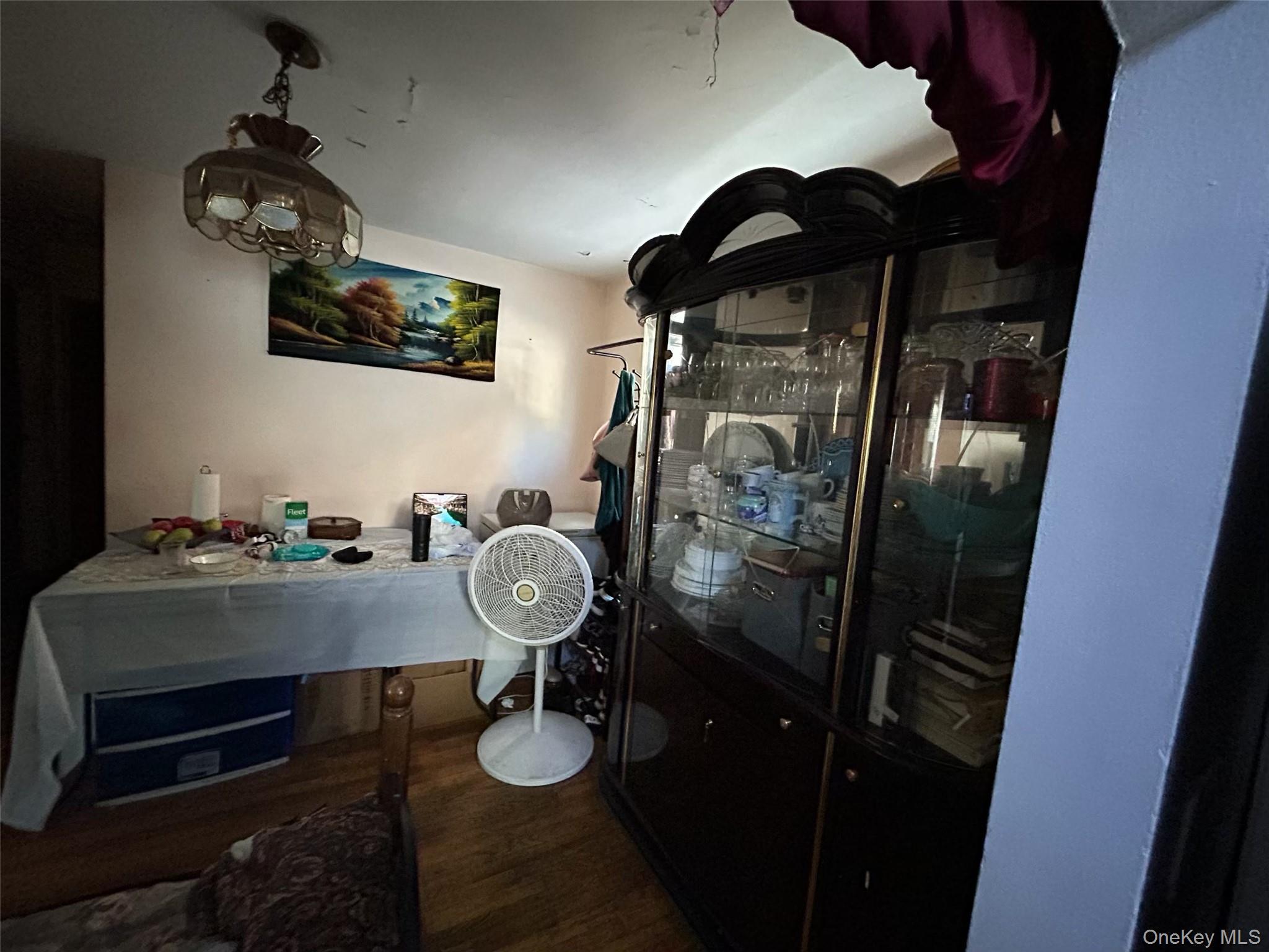 85 W Fairview Avenue, Valley Stream, NY 11580