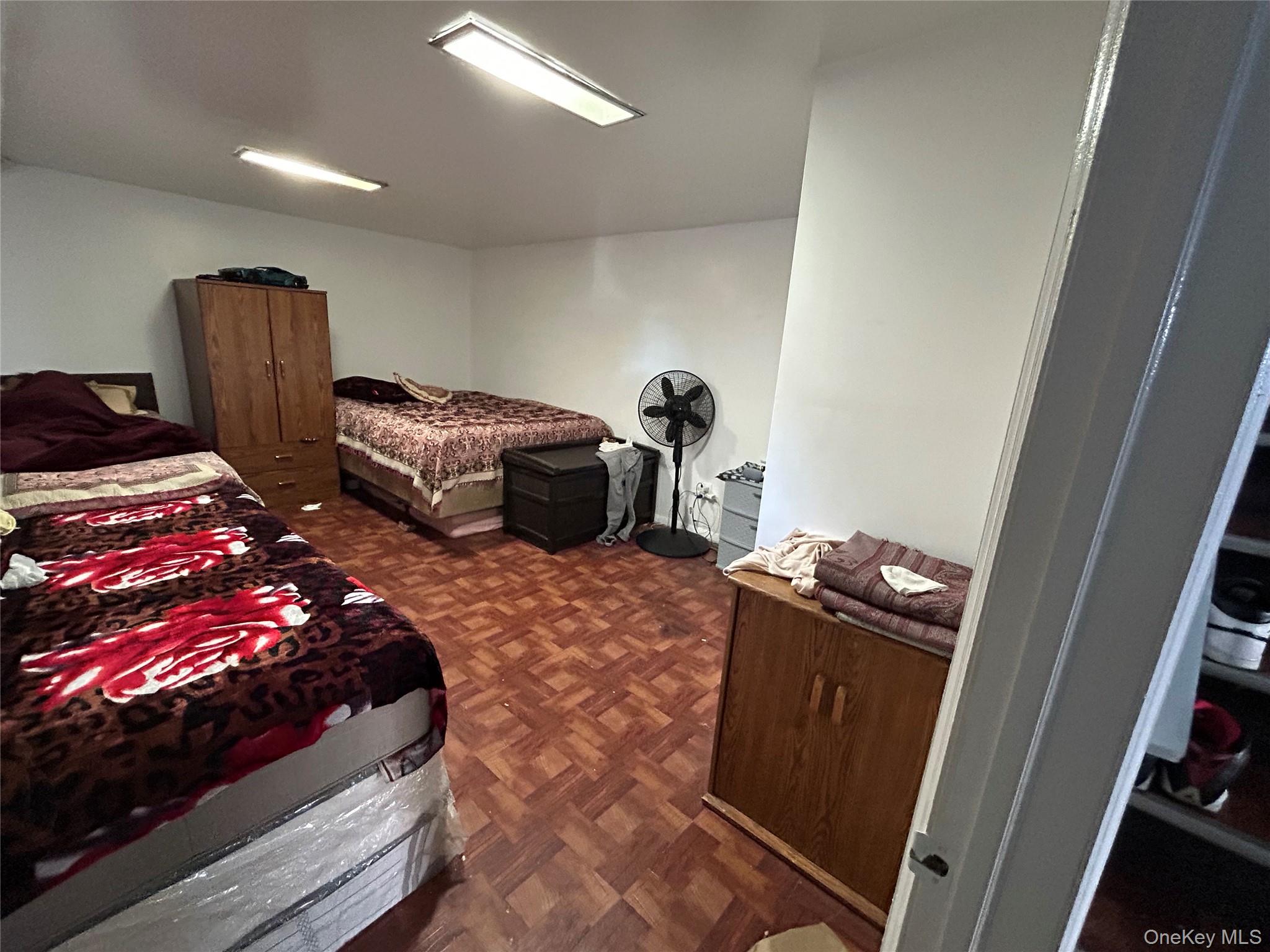 85 W Fairview Avenue, Valley Stream, NY 11580