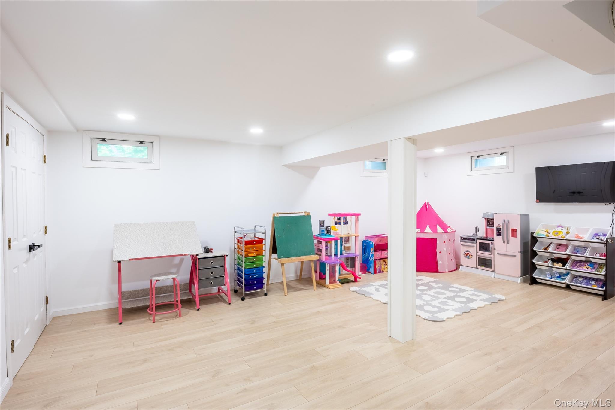 108 Makamah Road, Northport, NY 11768