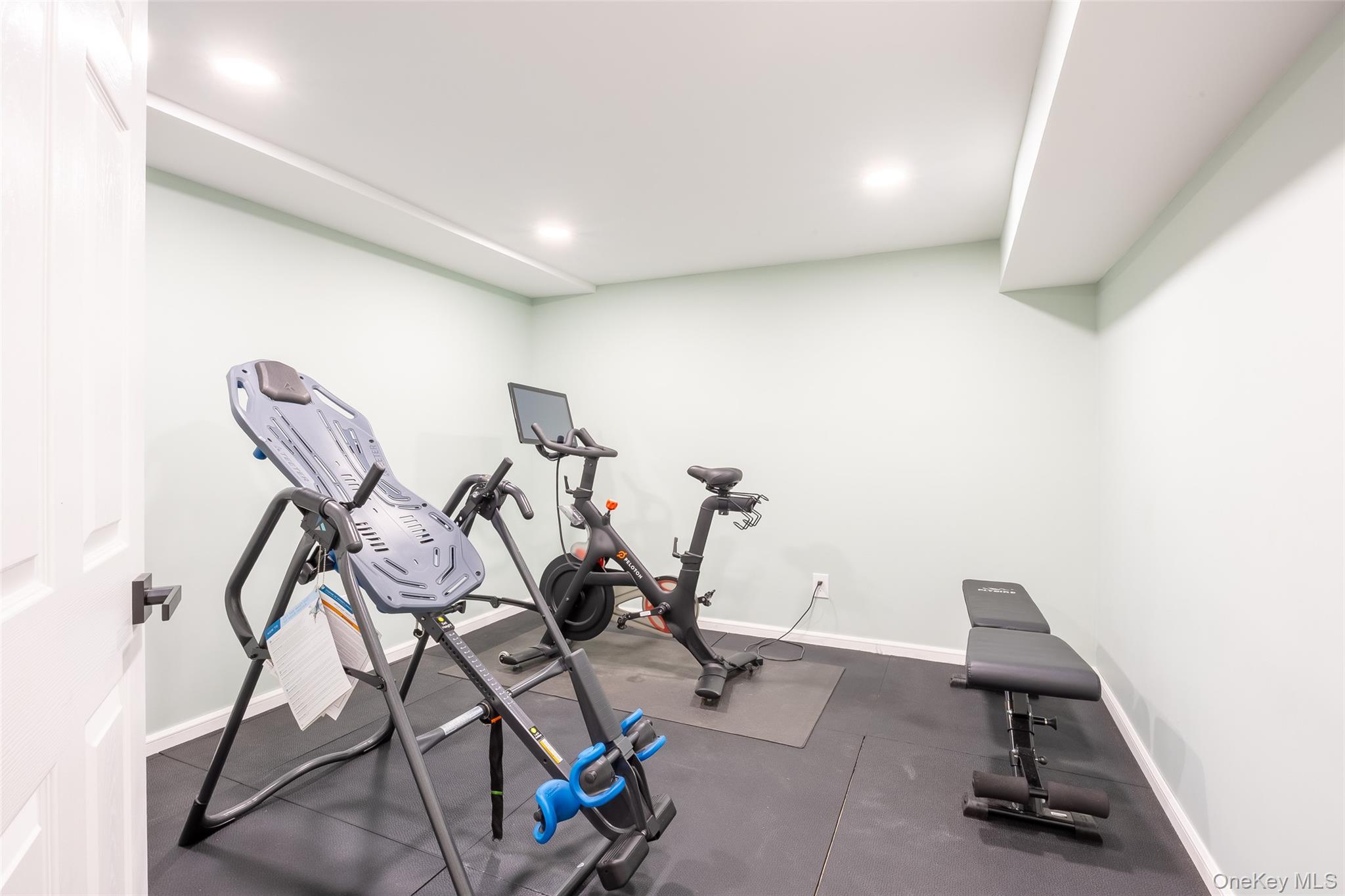 108 Makamah Road, Northport, NY 11768