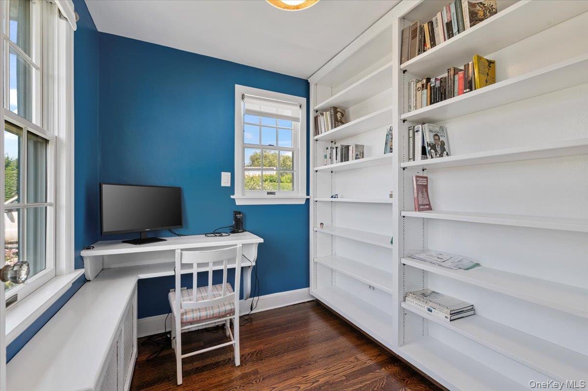 2 Strongs Lane, Water Mill, NY 11976