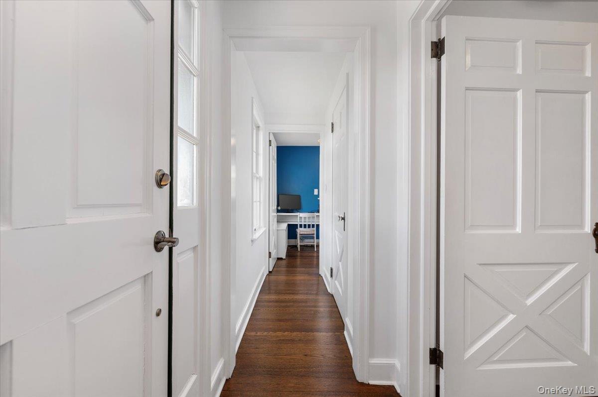 2 Strongs Lane, Water Mill, NY 11976