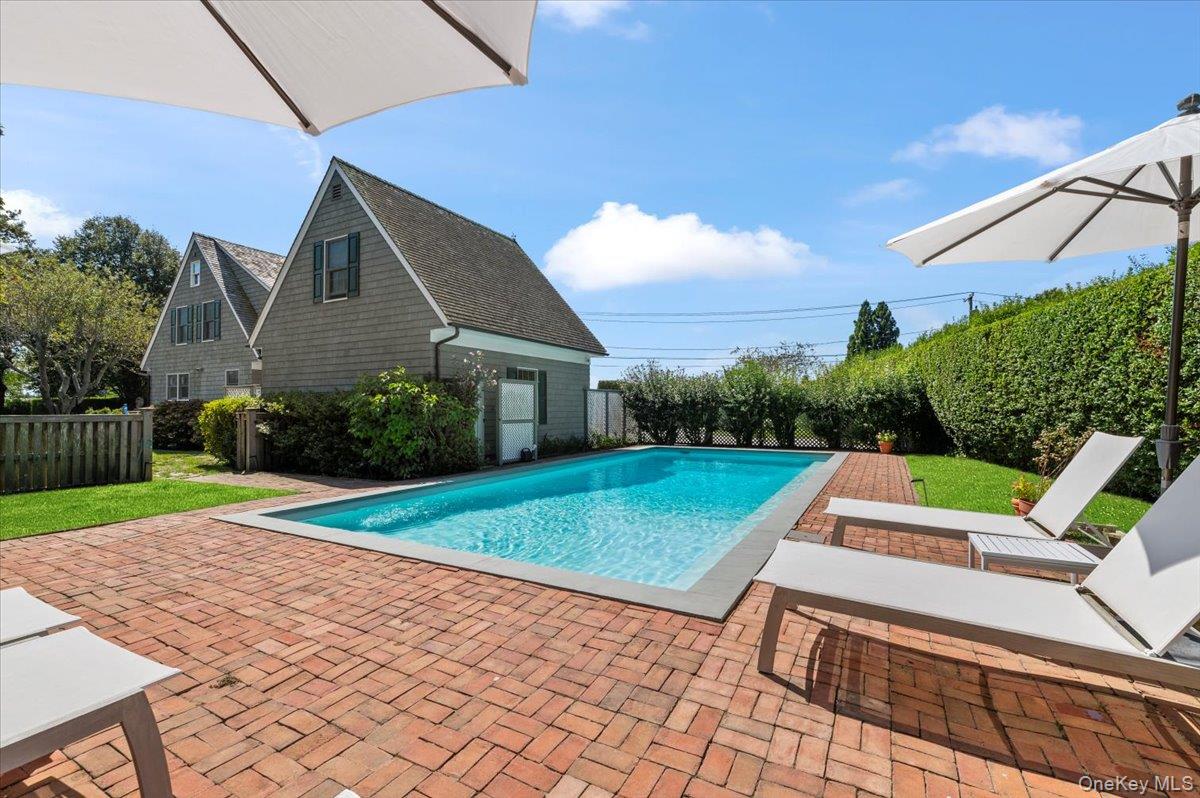 2 Strongs Lane, Water Mill, NY 11976